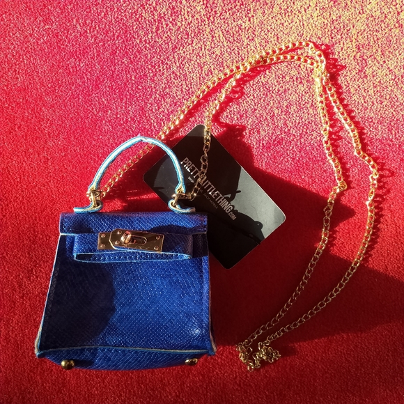 ❤️‍🔥🔥HURRY!! STORE CLOSE THIS WEEK😱!! PRETTY LITTLE THING BLUE MINI BAG - Picture 3 of 3